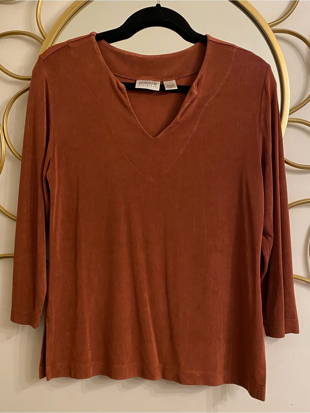 Chico’s Travelers Blouse Burnt Orange size 1 Liquid Knit Top Neutral Earthy Tone